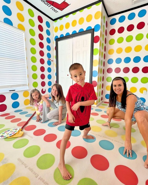 Twister bathroom